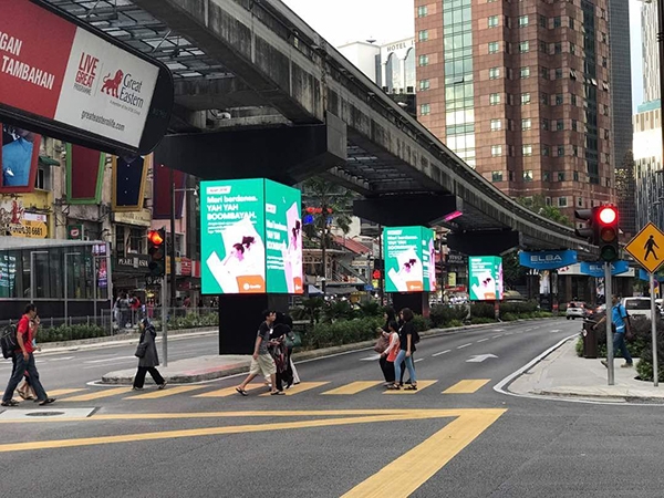 Outdoor advertising LED screen mar...